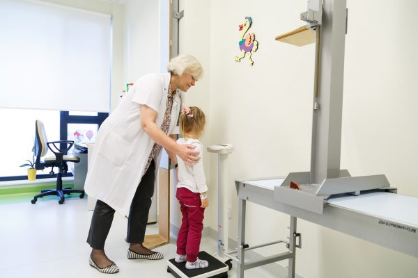 Klinika-Pediatrii-i-Endokrynologii-WUM-07-600x400