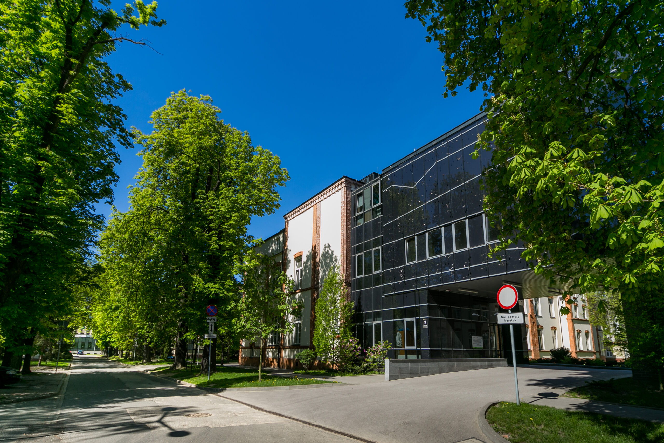 A-000738_20180422-scaled