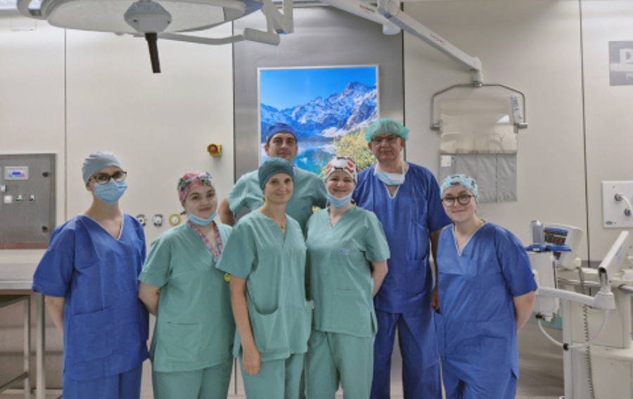 Wyjątkowa w skali światowej transplantacja nerek w UCK WUM. Dawca-dziecko, biorca-dorosły